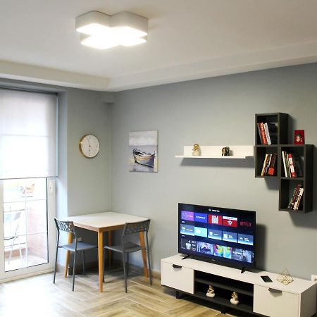 2V1 - Blloku Bkt Appartement Tirana Buitenkant foto