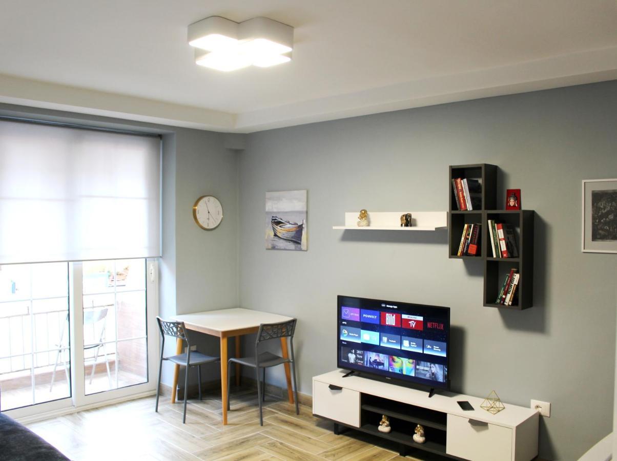 2V1 - Blloku Bkt Appartement Tirana Buitenkant foto